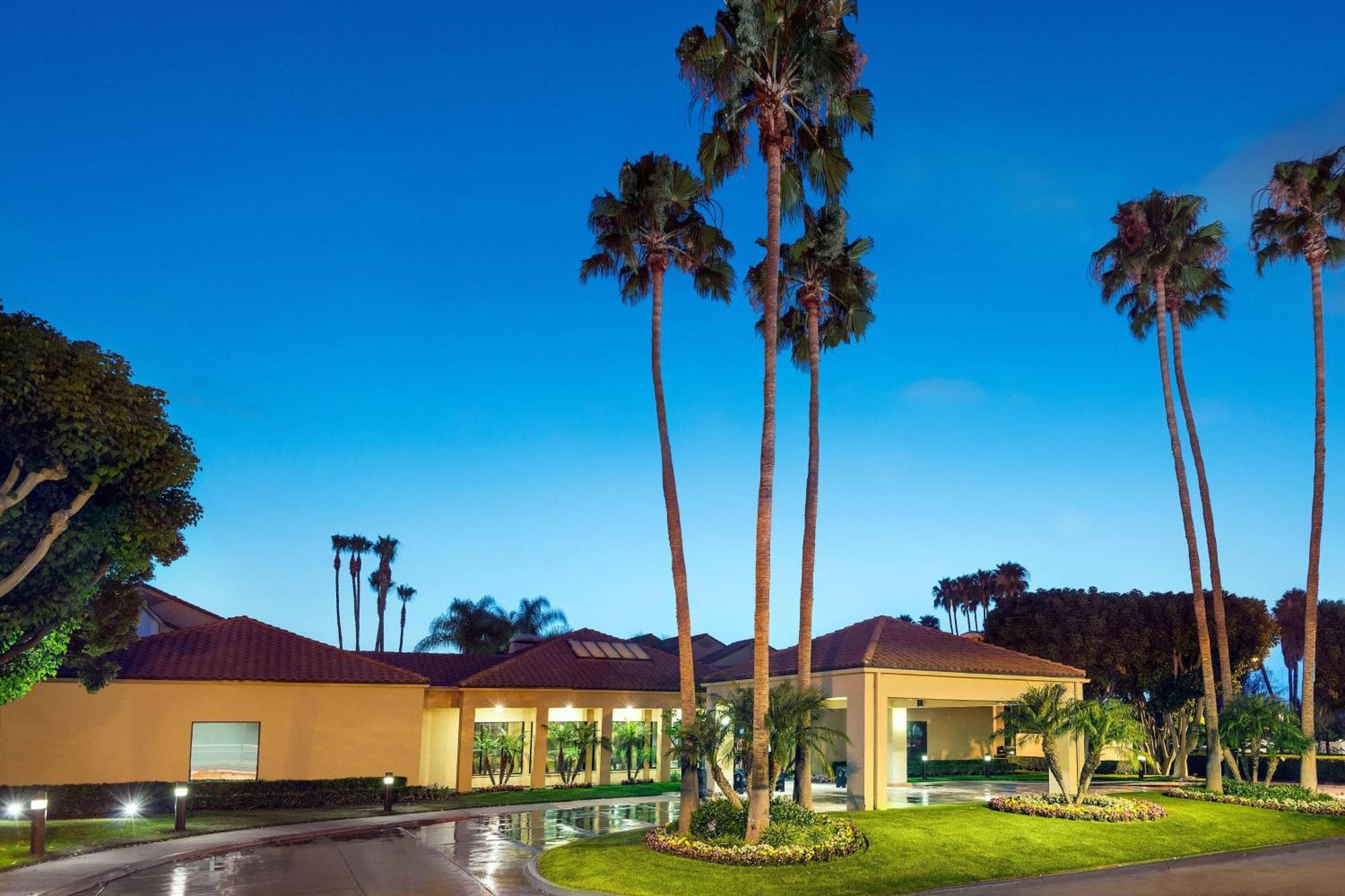 מלון Courtyard Anaheim בואנה פארק מראה חיצוני תמונה