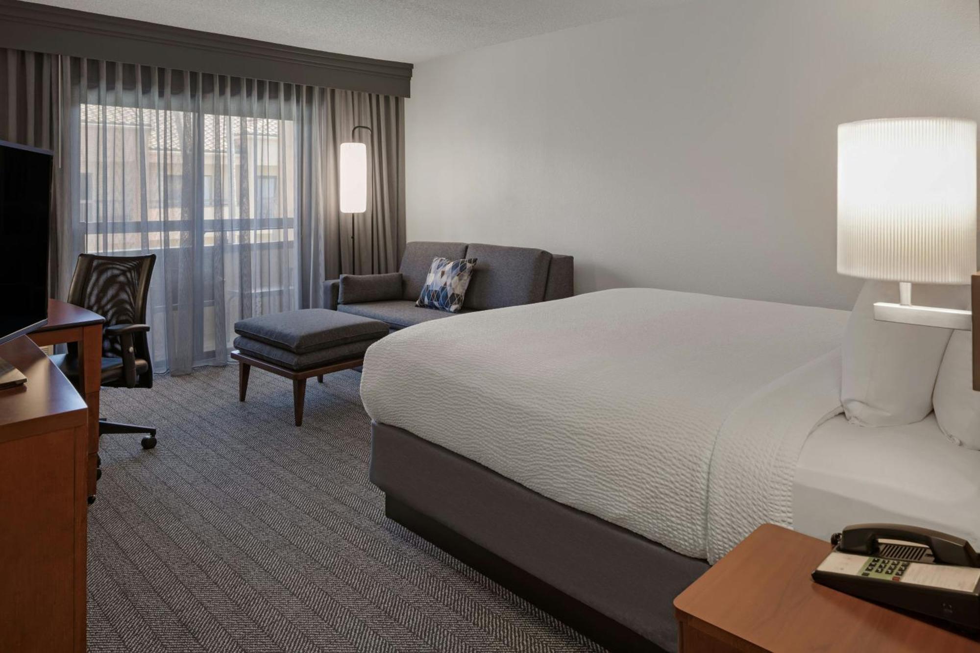 מלון Courtyard Anaheim בואנה פארק מראה חיצוני תמונה